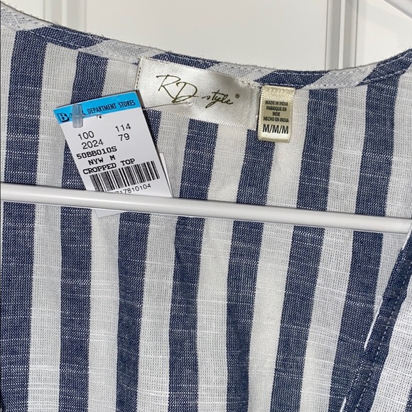 RD STYLE CROPPED TWIST TOP - Picture 3 of 5